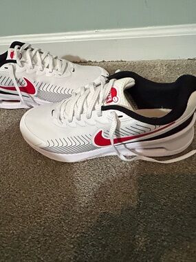 Nike Men's White and Red Low-Profile Athletic Sneakers